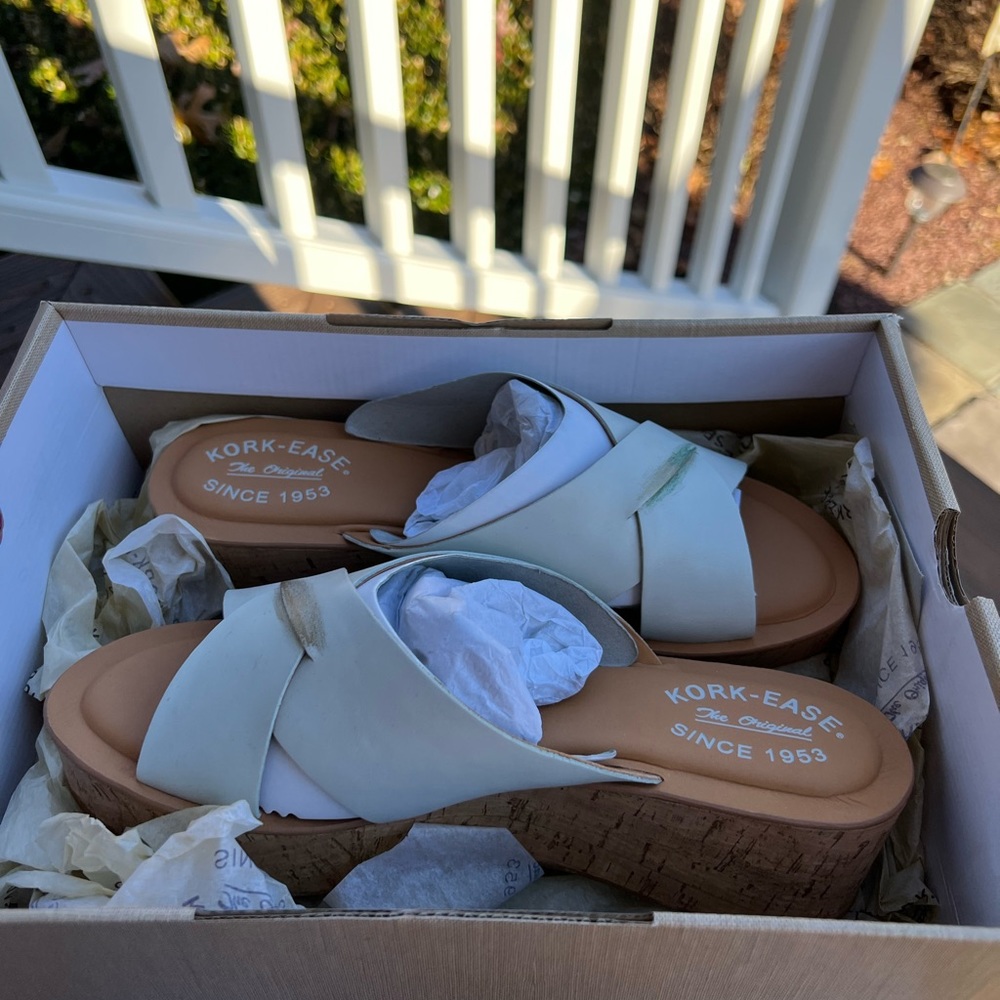 NWT Kork-Ease Sabrina Off White Platform Sandal